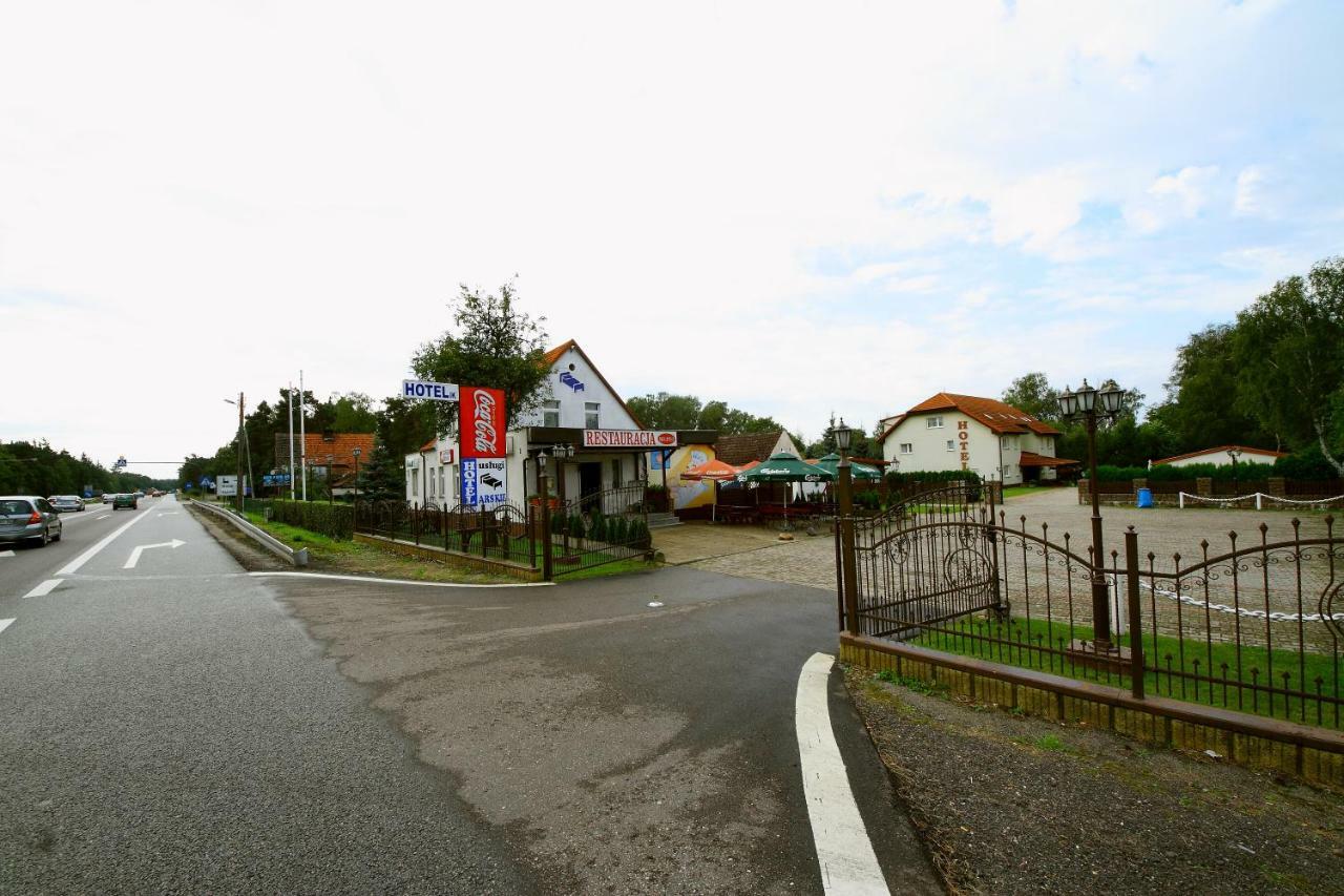 Restaurant & Hostel "Broadway" Kliniska ภายนอก รูปภาพ